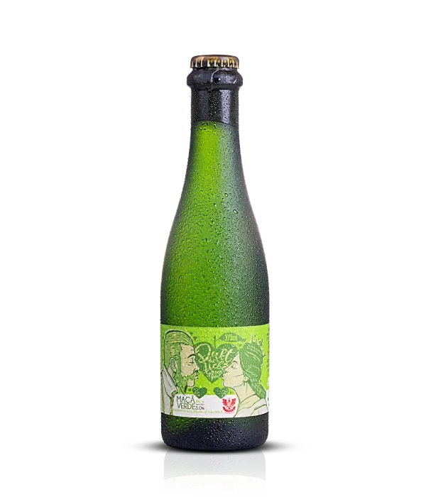 Garrafa da Green Apfel com as medalhas conquistadas